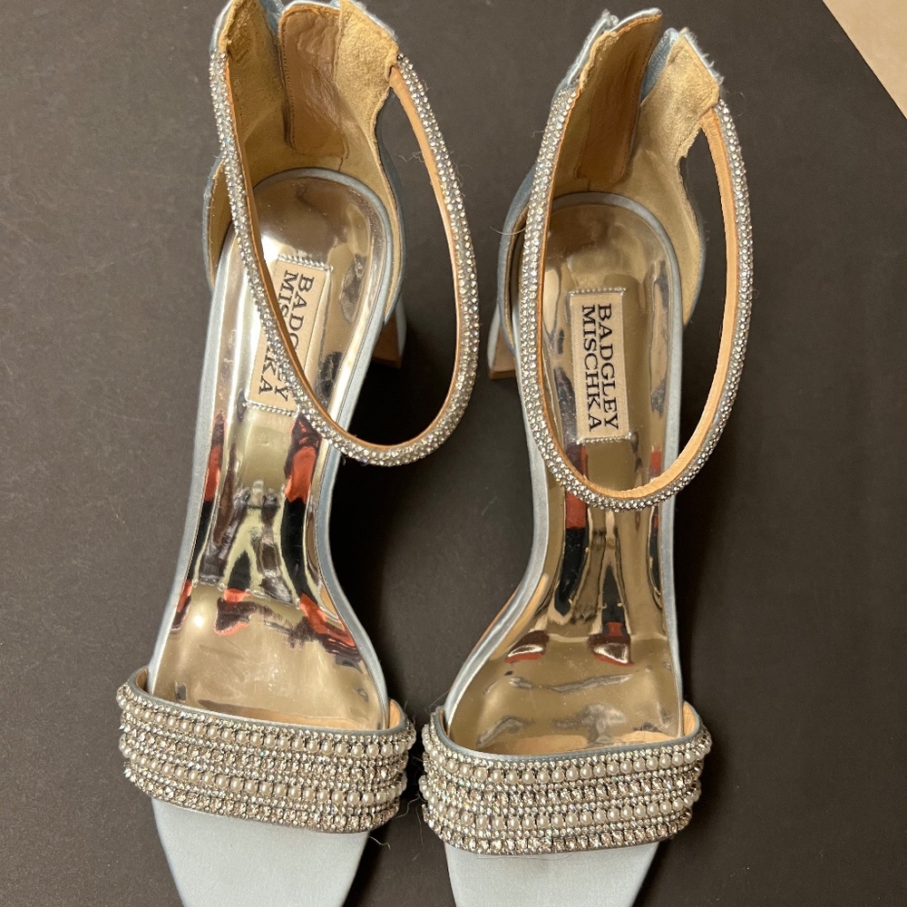 New Badgley Mischka Tempest Embellished Sandal - Platino